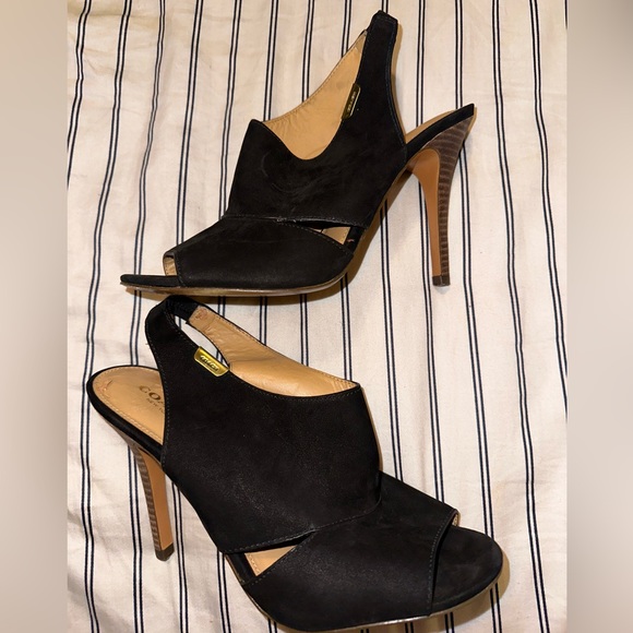Designer Suede Coach “Lexia” Open Toe Heels - Picture 2 of 7